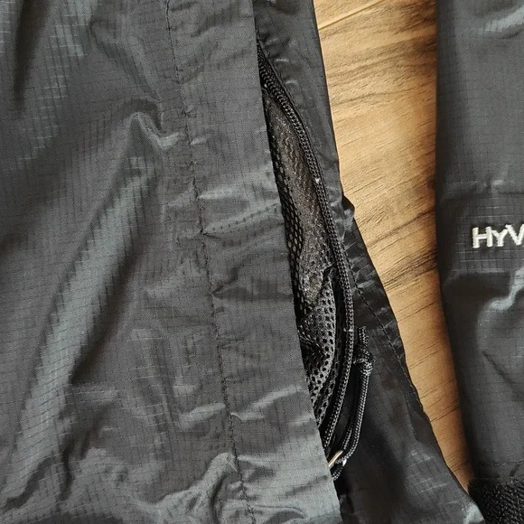 EUC TNF Rain Jacket - Picture 9 of 11